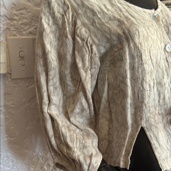 Elegant Cream Button-Up Women's Top - Picture 7 of 16